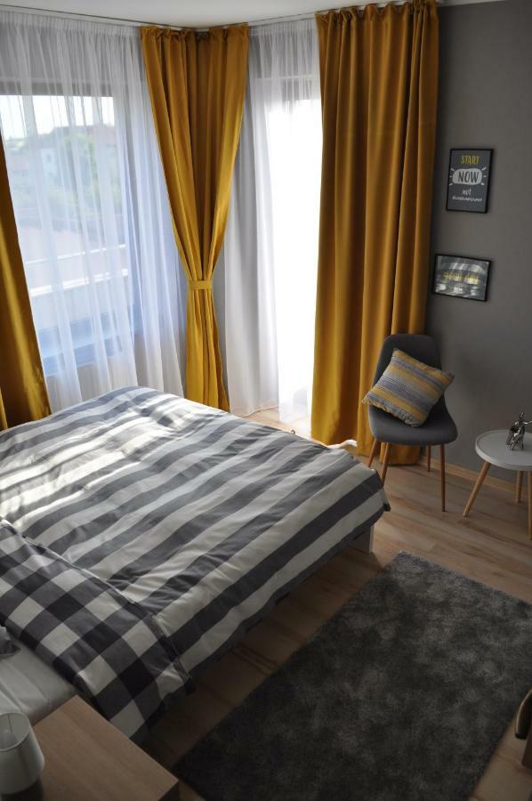 Sleep & Fly Apartment Otopeni Exterior foto